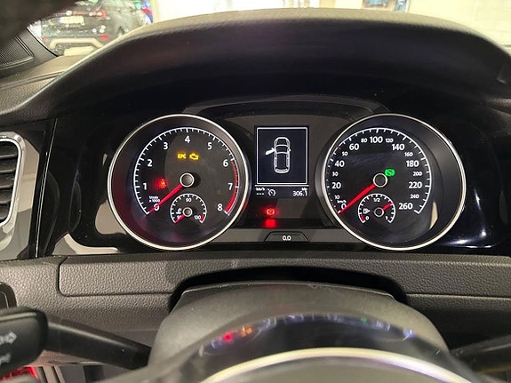 Volkswagen Golf VII 19 of 24