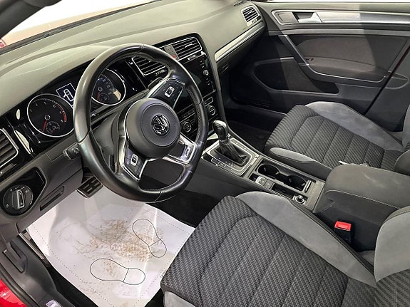Volkswagen Golf VII 12 of 24