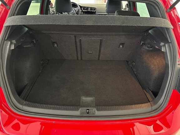 Volkswagen Golf VII 24 of 24