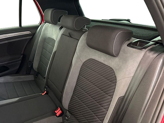 Volkswagen Golf VII 22 of 24