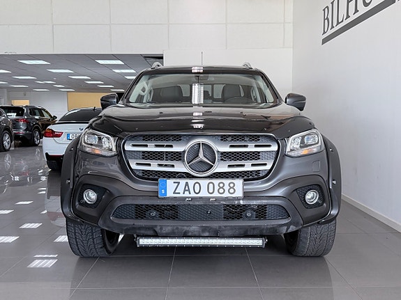 Mercedes-Benz X250 d 2 of 5