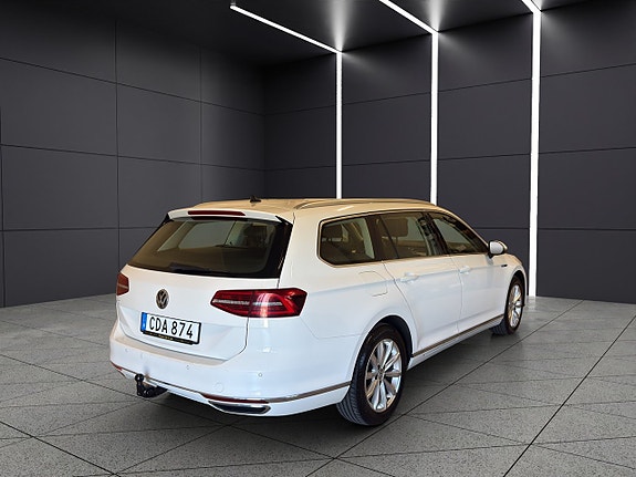 Volkswagen Passat 6 of 30
