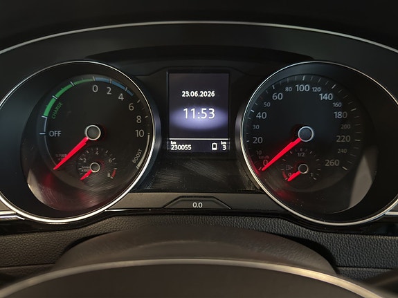 Volkswagen Passat 15 of 30