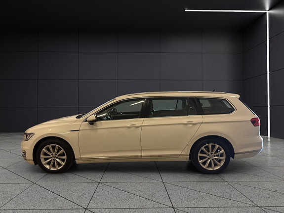 Volkswagen Passat 3 of 5