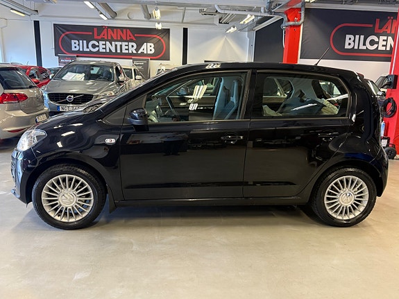 Volkswagen UP! 3 of 5