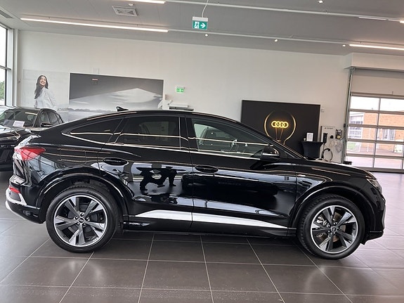 Audi Q4 Sportback e-tron 3 of 5