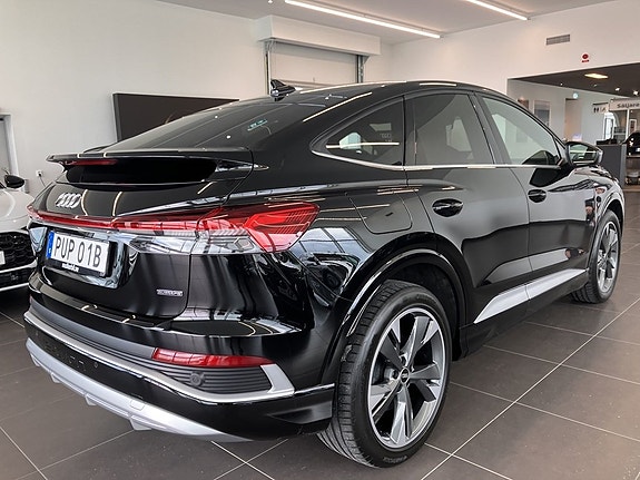 Audi Q4 e-tron 7 of 15