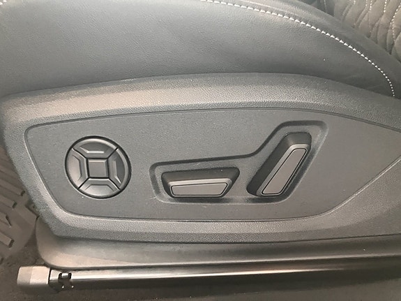 Audi Q4 e-tron 12 of 15