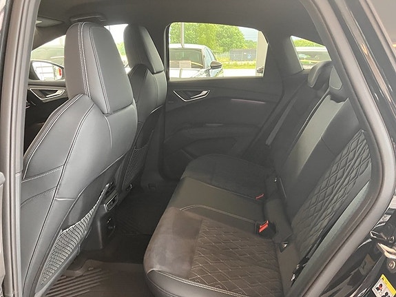 Audi Q4 e-tron 13 of 15