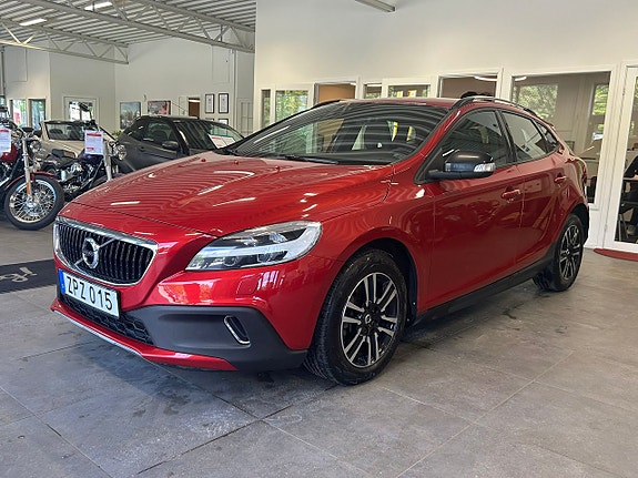 Volvo V40 Cross Country 3 of 5