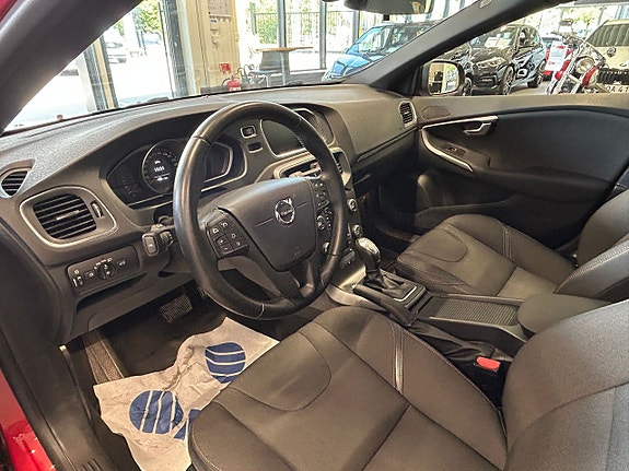 Volvo V40 Cross Country 14 of 19