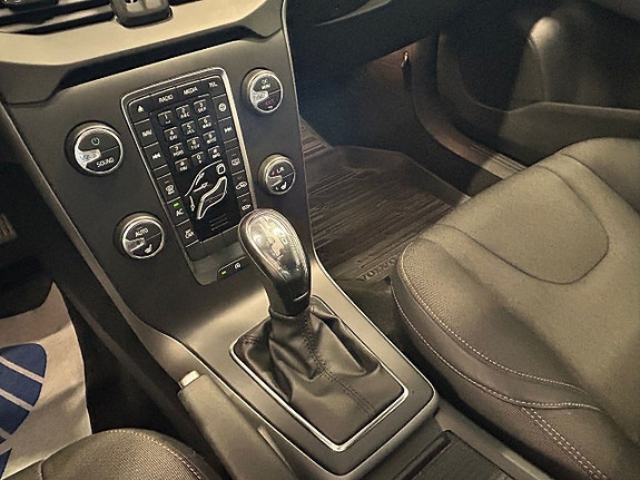 Volvo V40 Cross Country 17 of 19