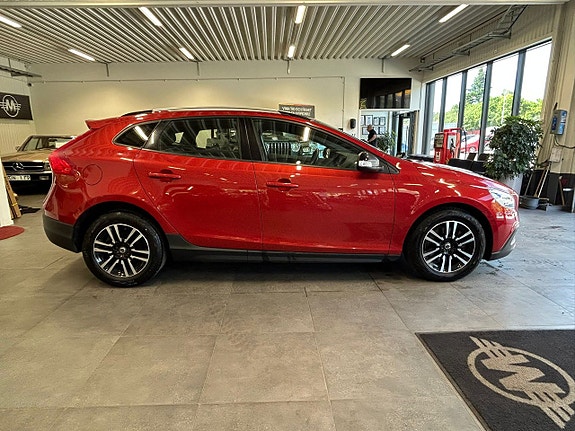 Volvo V40 Cross Country 7 of 19