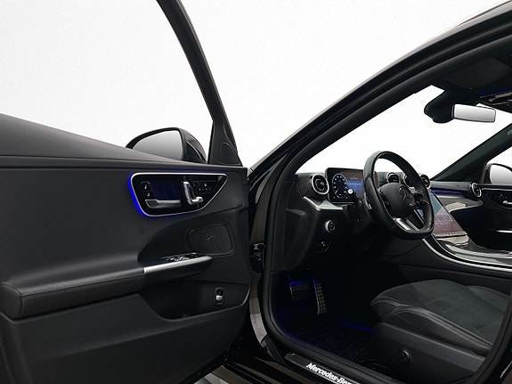 Mercedes-Benz 300 CD 13 of 30