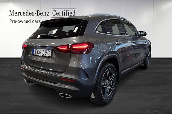Mercedes-Benz GLA250 e 3 of 5