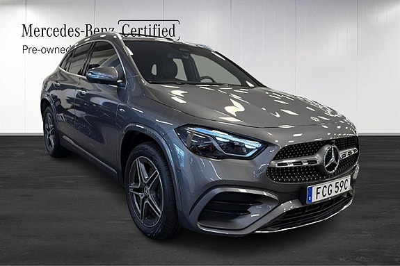 Mercedes-Benz GLA250 e 2 of 5