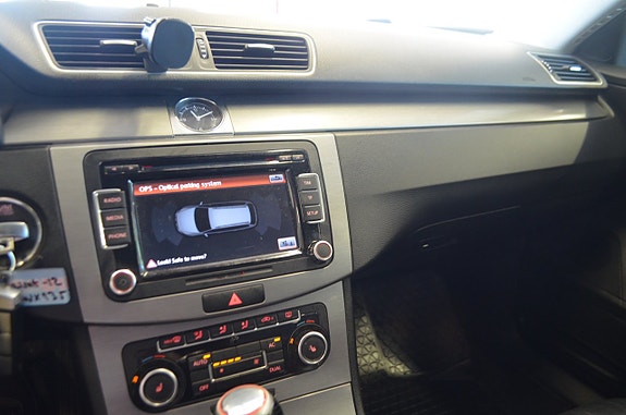 Volkswagen Passat 21 of 23