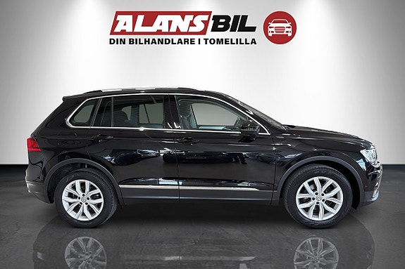 Volkswagen Tiguan 2 of 5