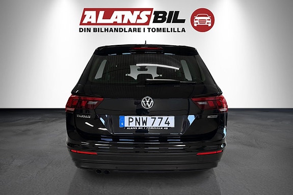 Volkswagen Tiguan 4 of 5