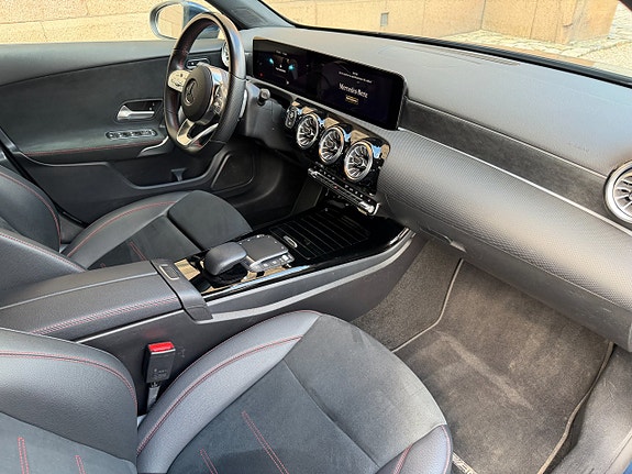 Mercedes-Benz A220 d 14 of 27