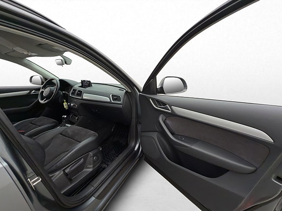 Audi Q3 16 of 30