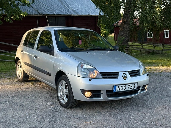 Renault Clio 2 of 5