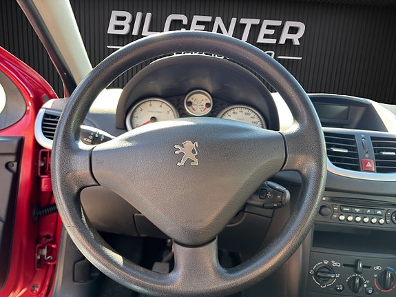 Peugeot 207 15 of 16