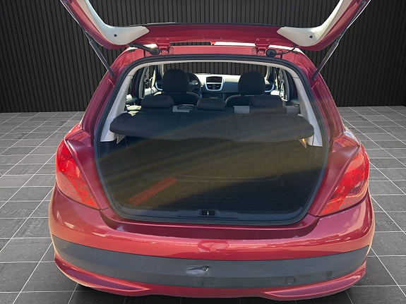 Peugeot 207 9 of 16