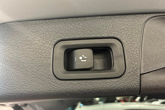 Mercedes-Benz GLB220 d 24 of 26