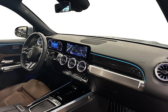 Mercedes-Benz GLB220 d 10 of 26
