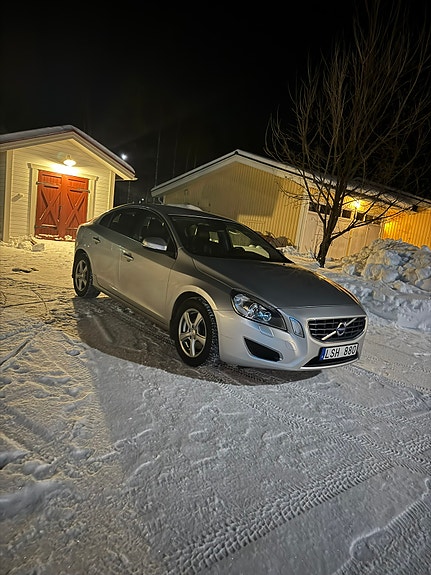Volvo S60 3 of 3