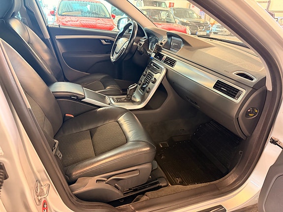 Volvo V70 10 of 19
