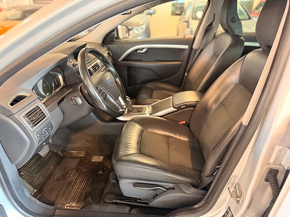 Volvo V70 7 of 19