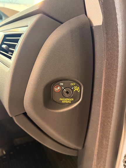 Volvo V70 13 of 19