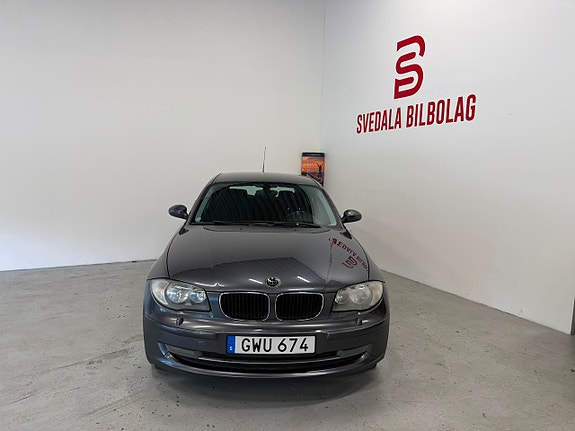 BMW 116i 2 of 5