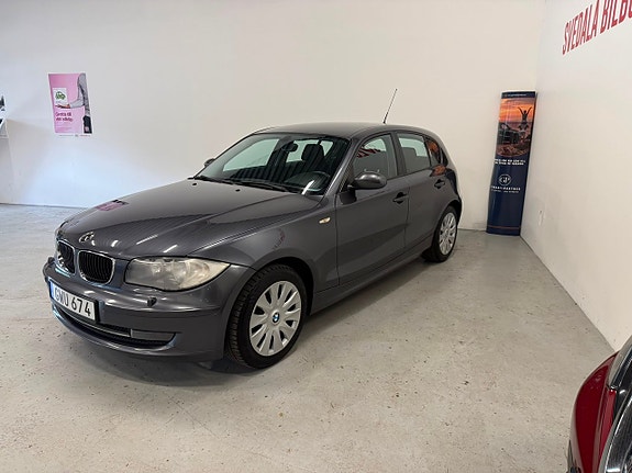BMW 116i 3 of 5