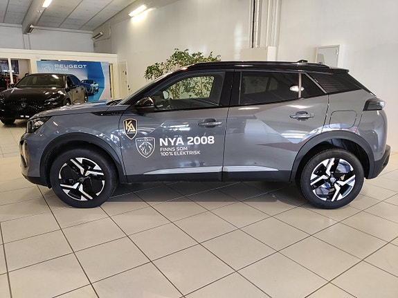Peugeot 2008 2 of 5