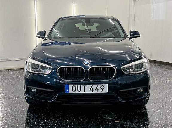 BMW 120d 2 of 5
