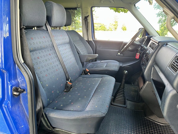 Volkswagen Caravelle 11 of 16