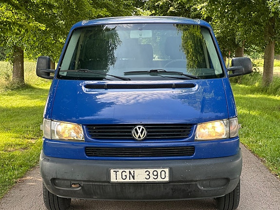 Volkswagen Caravelle 5 of 5