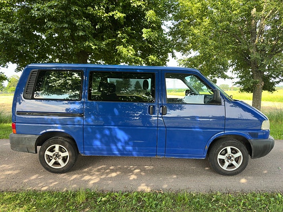 Volkswagen Caravelle 7 of 16
