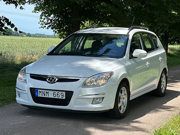 Hyundai i30 2 of 15