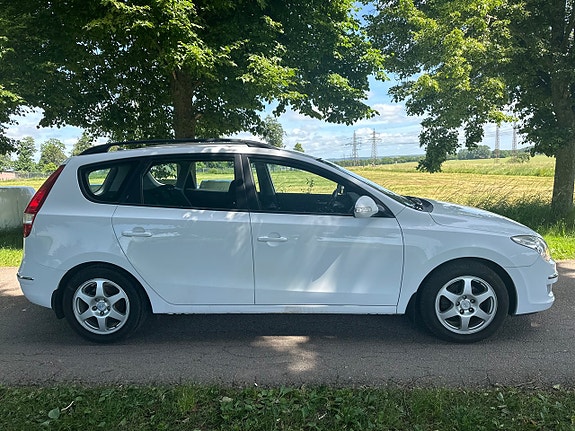 Hyundai i30 8 of 15