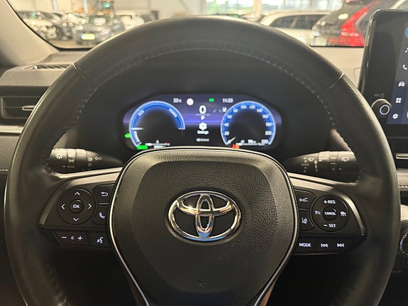 Toyota RAV4 18 of 25
