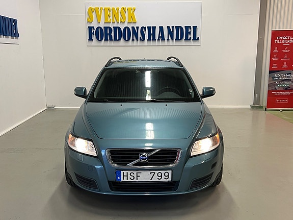 Volvo V50 2 of 5