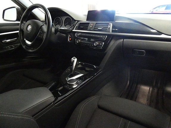 BMW 320d 13 of 23