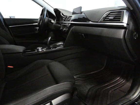 BMW 320d 14 of 23