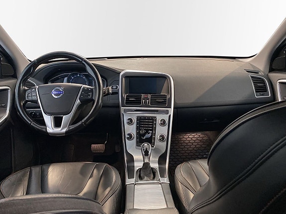 Volvo XC60 10 of 15
