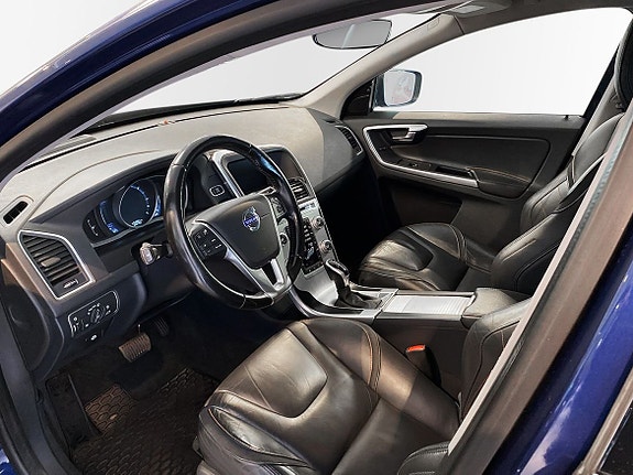 Volvo XC60 7 of 15