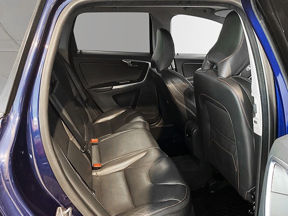 Volvo XC60 8 of 15